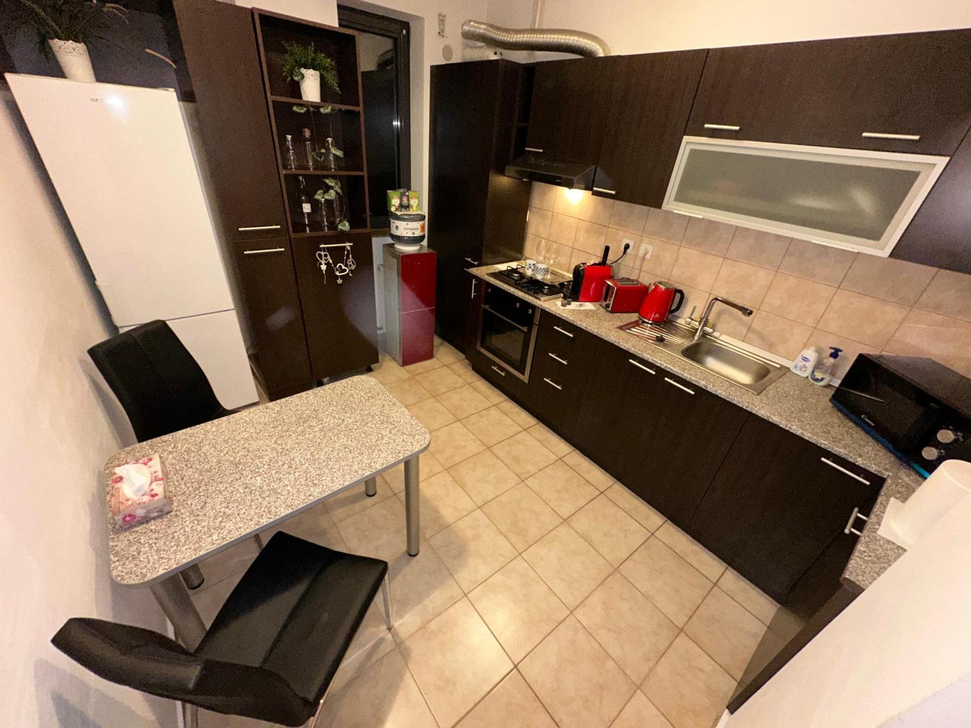 Centru Unirii Luxury Vip Apartament 2 Camere 98 Mp ! Parcare Subterana Privata Incalzita Iarna Si Climatizata Vara Doar Cu Rezervare In Limita Locurilor Disponibile ! Proprietate In Regim Hoteliep - Nu Are Bucatarie ! Бухарест Экстерьер фото